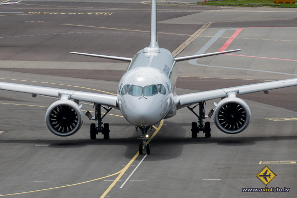 Airbus A220-300
